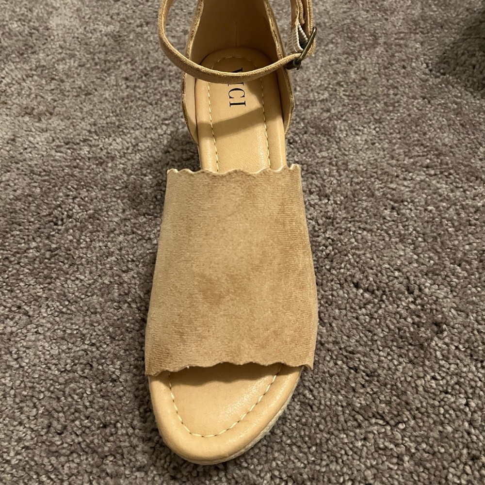 Vici Wedge